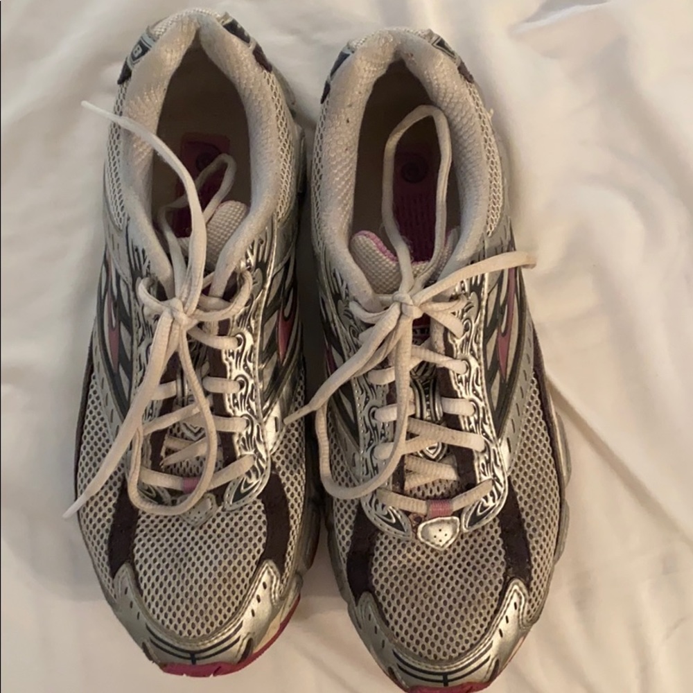 Running shoes